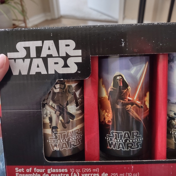 Star Wars The Force Awakens Set of 4 Glasses - Picture 3 of 4
